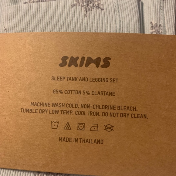 SKIMS snowflake sleep set - Picture 4 of 4